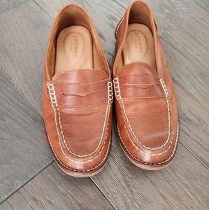 Sperry Seaport Penny Loafer, size 6.5, tan
